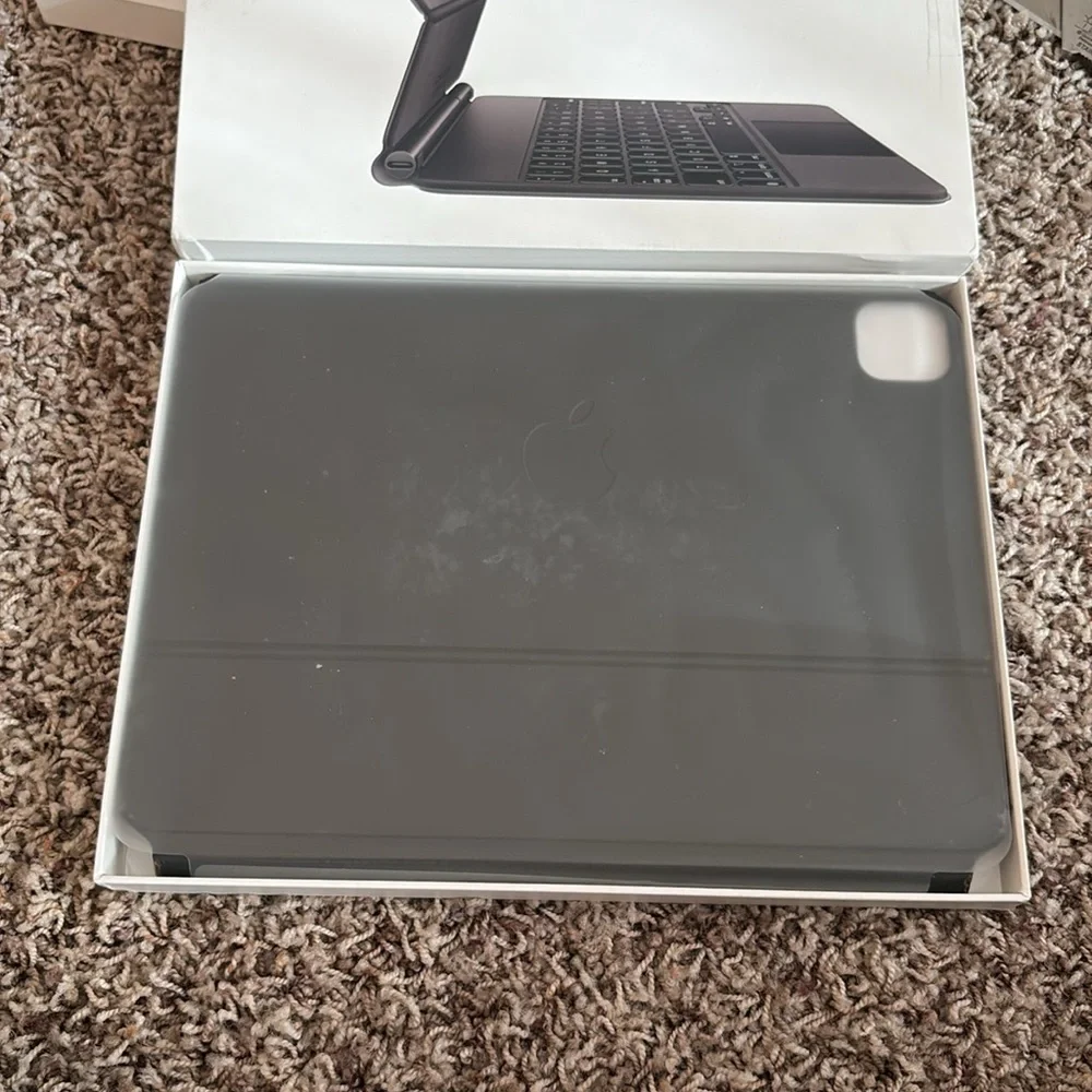 Real Apple iPad Magic Keyboard - Black